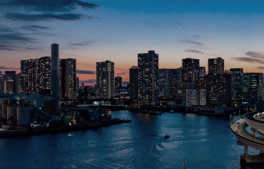 採用ページ:背景