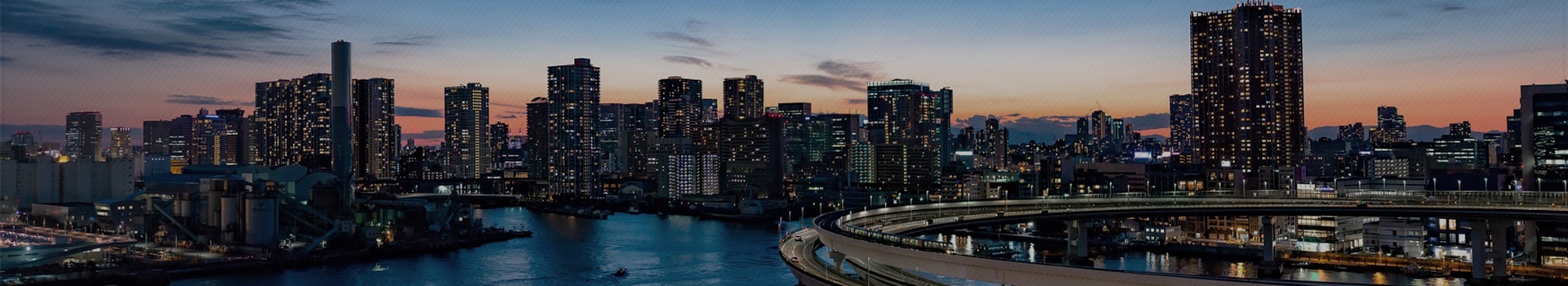 採用ページ:背景